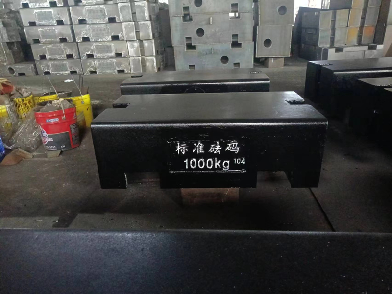 1噸鑄鐵砝碼工廠需要定時(shí)做校準(zhǔn)嗎?